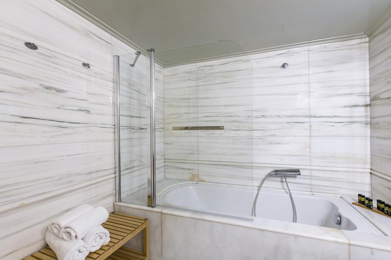 Aerides 3 Luxury *