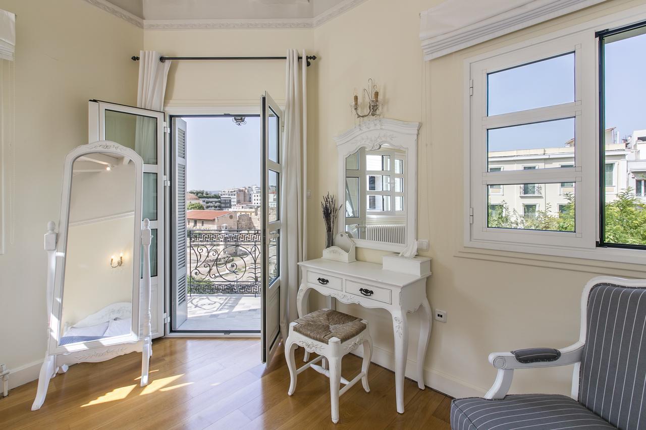 Aerides 3 Luxury
